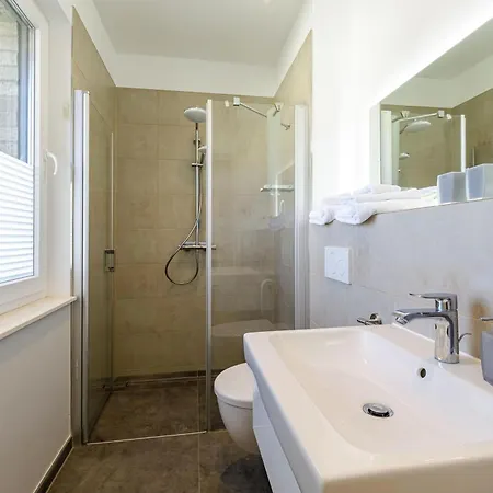 Seeglueck - Stilvolle Maisonette Mit Balkonen & Seeblick *